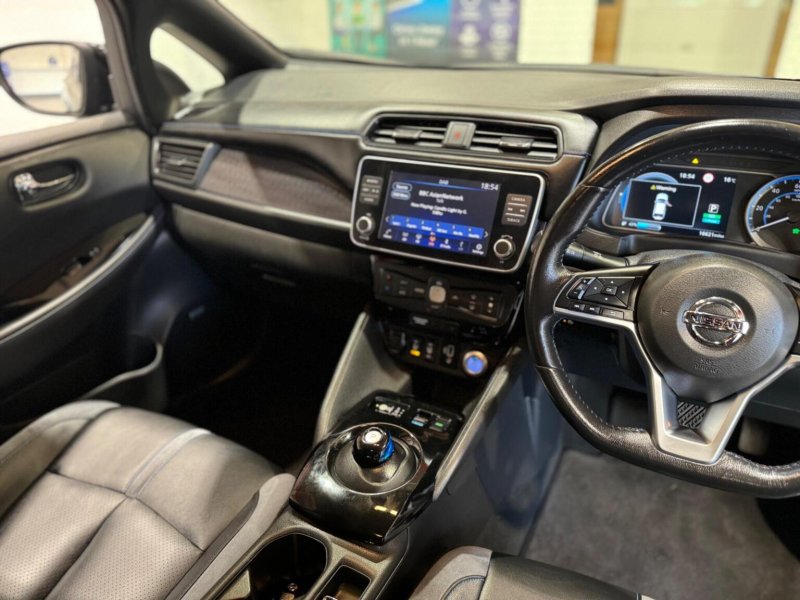 NISSAN LEAF